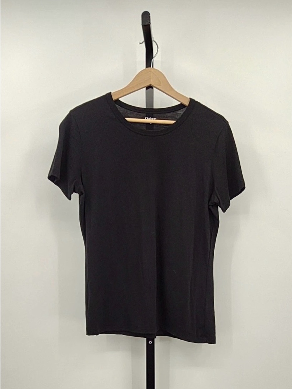 Quince 100% Merino All-SeasonBase Layer Black Short Sleeve Crewneck Tee Size M